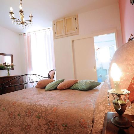 Palazzo Rocci Rooms Gallipoli Δωμάτιο φωτογραφία